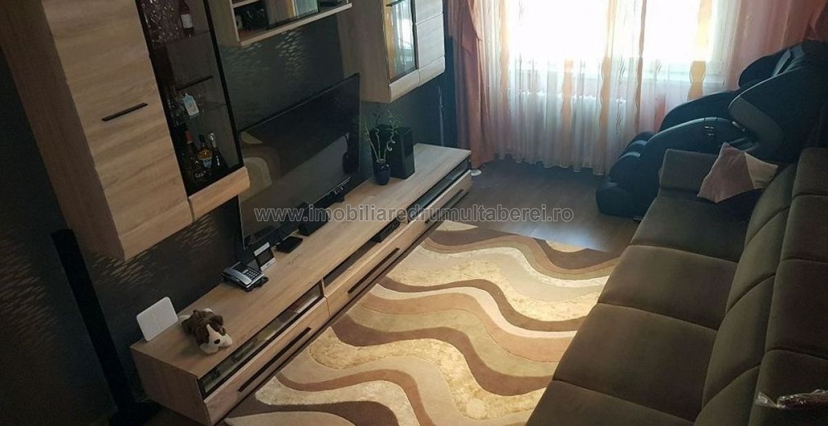 vanzare apartament 3 camere, 1 Mai, decomandat, etaj 1/8, renovat, 1981, bloc reabilitat,       pret 149.000 EUR