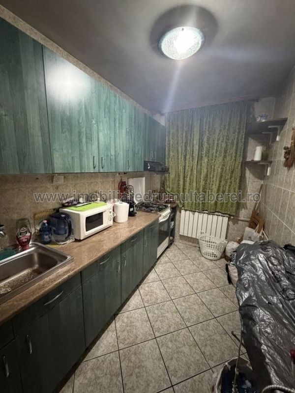 vanzare apartament 2 camere, Raul Doamnei, Metrou, cf 1, parter/10, mobilat,      pret 89.500 EUR