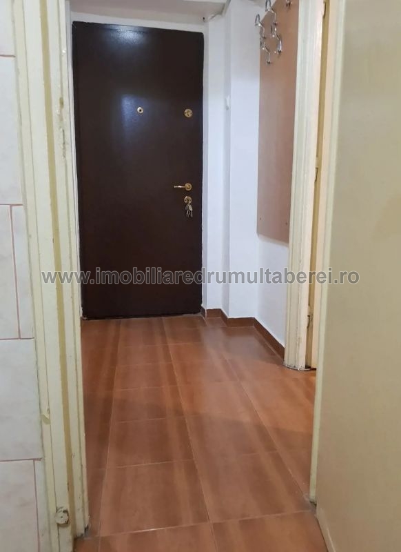 vanzare apartament 2 camere, Orizont, Metrou, cf 1, etaj 1/4, semidecomandat, mobilat,         pret 100.000 EUR