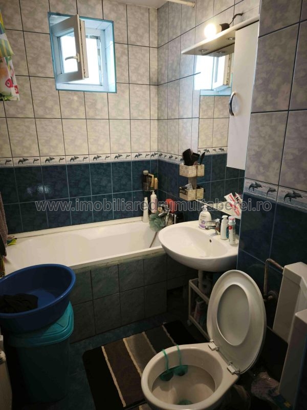 vanzare apartament 2 camere, Parc Drumul Taberei, Metrou, cf 1, etaj 9/10, circular, bloc reabilitat,        pret 97.000 EUR