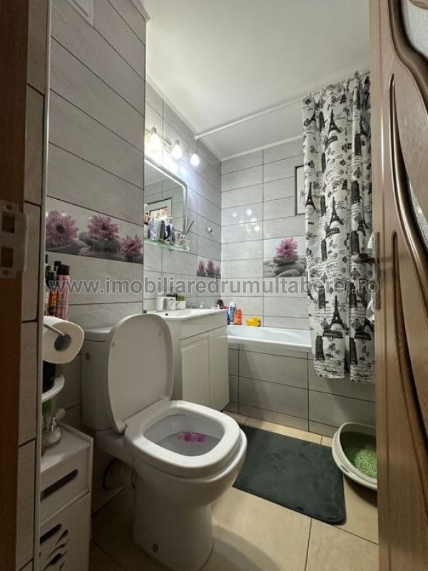 vanzare apartament 2 camere, Favorit, Metrou Tudor Vladimirescu, cf 1, etaj 2/10, circular, mobilat,       pret 125.000 EUR