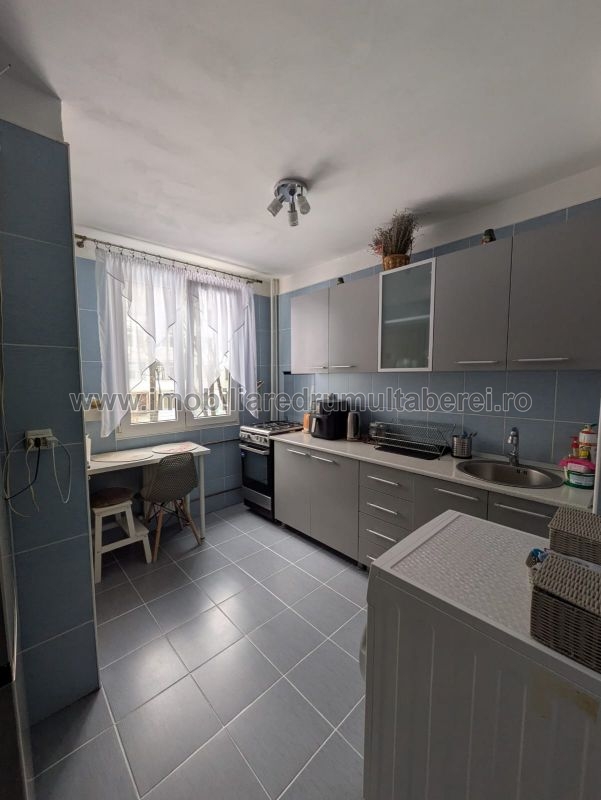 vanzare apartament 2 camere, Materna, Metrou Romancierilor, cf 1, decomandat, etaj 1/4, mobilat,         pret 103.000 EUR