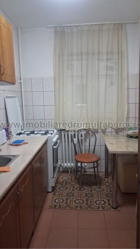 vanzare apartament 3 camere, Bucla, Metrou Constantin Brancusi, cf 1, decomandat, etaj 4/10, stradal,         pret 119.500 EUR