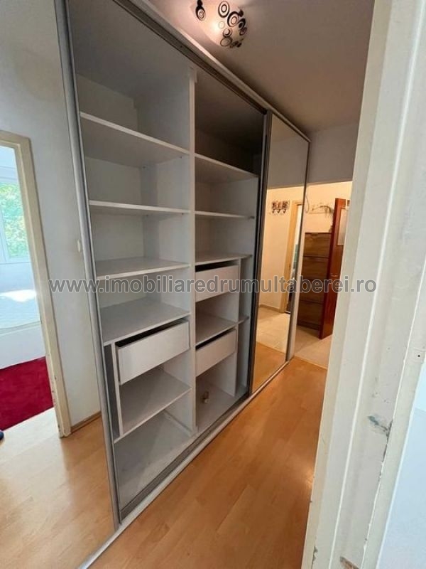 vanzare apartament 2 camere, Timisoara, Metrou Romancierilor, cf 1, decomandat, etaj 3/4, liber,       pret 100.000 EUR