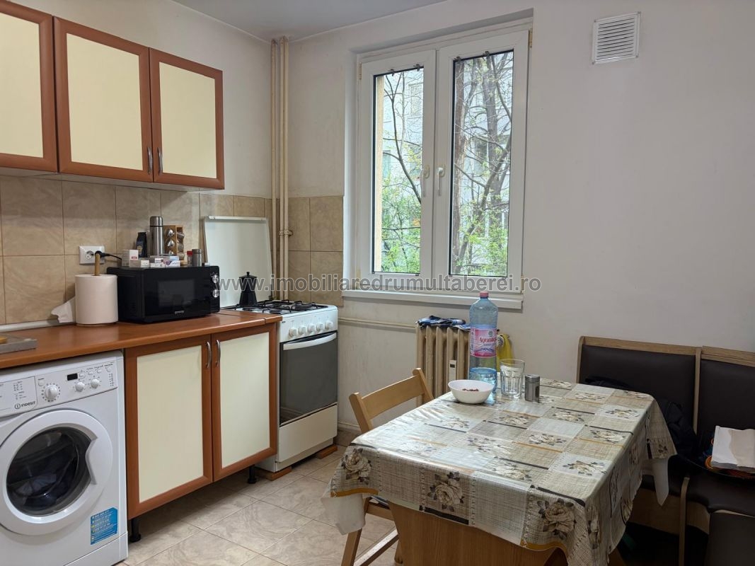 vanzare apartament 2 camere, Parc Drumul Taberei, cf 1, decomandat, etaj 1/4, bloc reabilitat,        pret 102.000 EUR