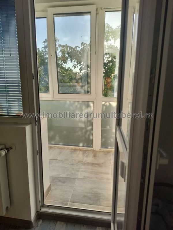 vanzare apartament 3 camere, Compozitorilor, Drumetul, cf 1, decomandat, etaj 6/10, centrala, renovat,        pret 186.000 EUR