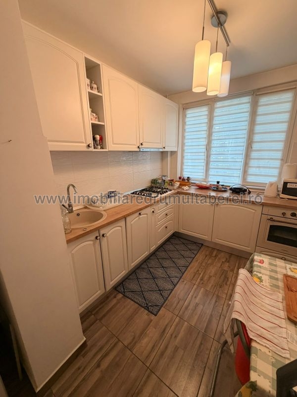 vanzare apartament 3 camere, Parc Drumul Taberei, cf 1, parter/10, semidecomandat, mobilat,          pret 120.000 EUR