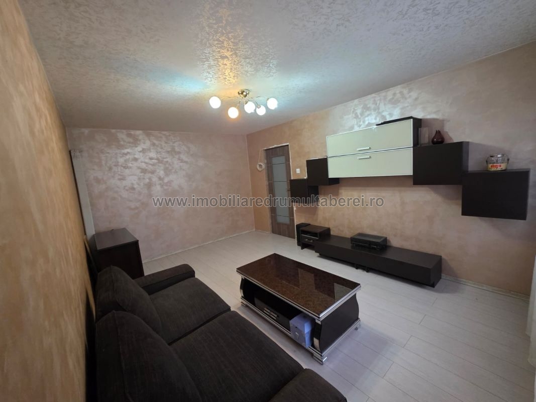 vanzare apartament 2 camere, Valea Argesului, Parva, cf 1, decomandat, etaj 2/4, mobilat,           pret 117.500 EUR