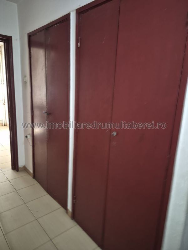 vanzare apartament 2 camere, Lovinescu, Metrou Raul Doamnei, cf 1, etaj 3/10, circular, bloc reabilitat,          pret 86.000 EUR