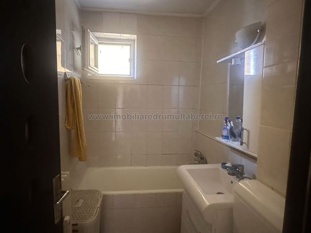 vanzare apartament 2 camere, Favorit, Metrou Tudor Vladimirescu, cf 1, etaj 6/10, circular, bloc reabilitat,          pret 106.000 EUR